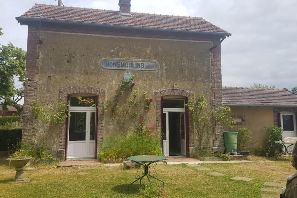 Charmante Ancienne Gare Halte Relais Bonsmoulins Eksteriør billede